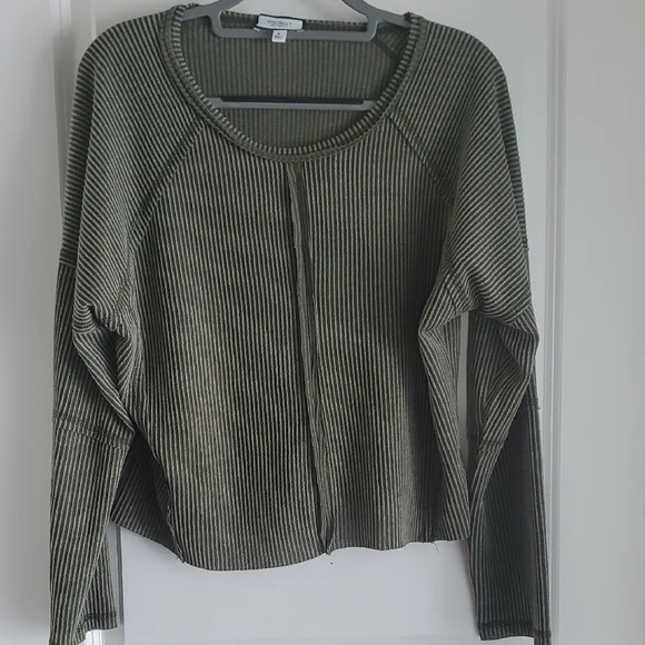 Discreet Olive Ribbed Knitwear - Picture 1 of 3